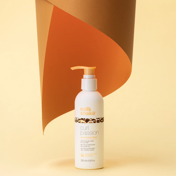 Зміцнюючий крем-догляд для кучерявого волосся milk_shake Curl Passion Enhancing Fluid 200мл 8032274179900 фото