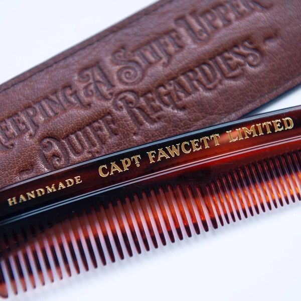 Captain Fawcett Hair Comb with Leather Case расческа для волос с кожаным чехлом F7013 фото