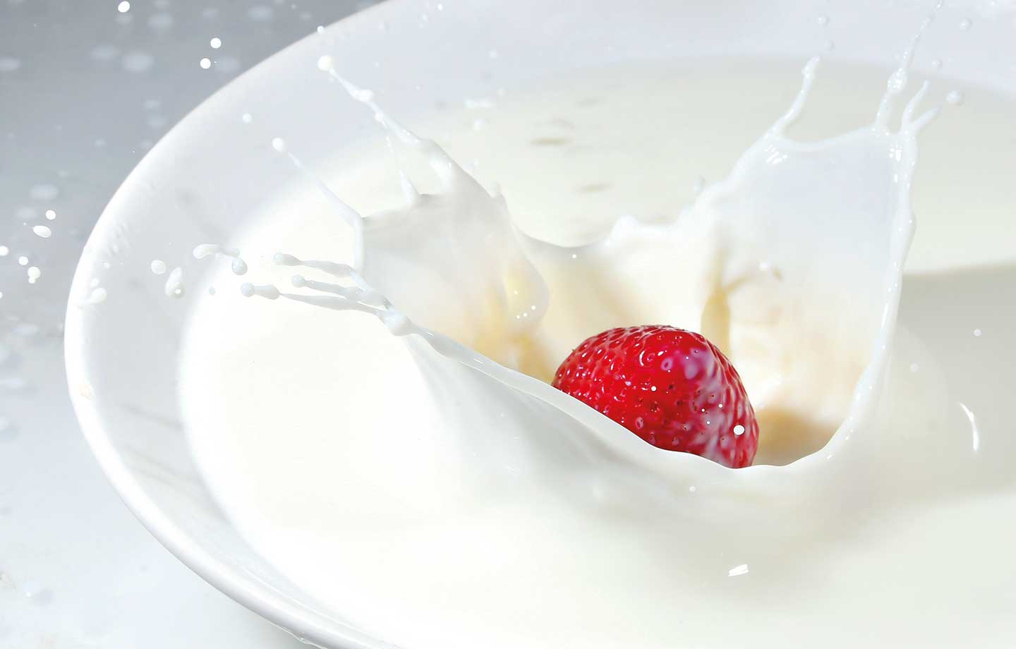 Користь молочних протеїнів для відновлення волосся milk_shake